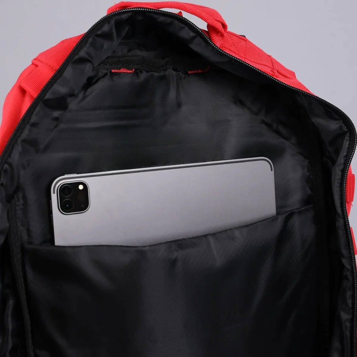 Mochila Gympack Pro 50 Litros Vermelha - Compartimento Internado para Notebook até 17 polegadas
